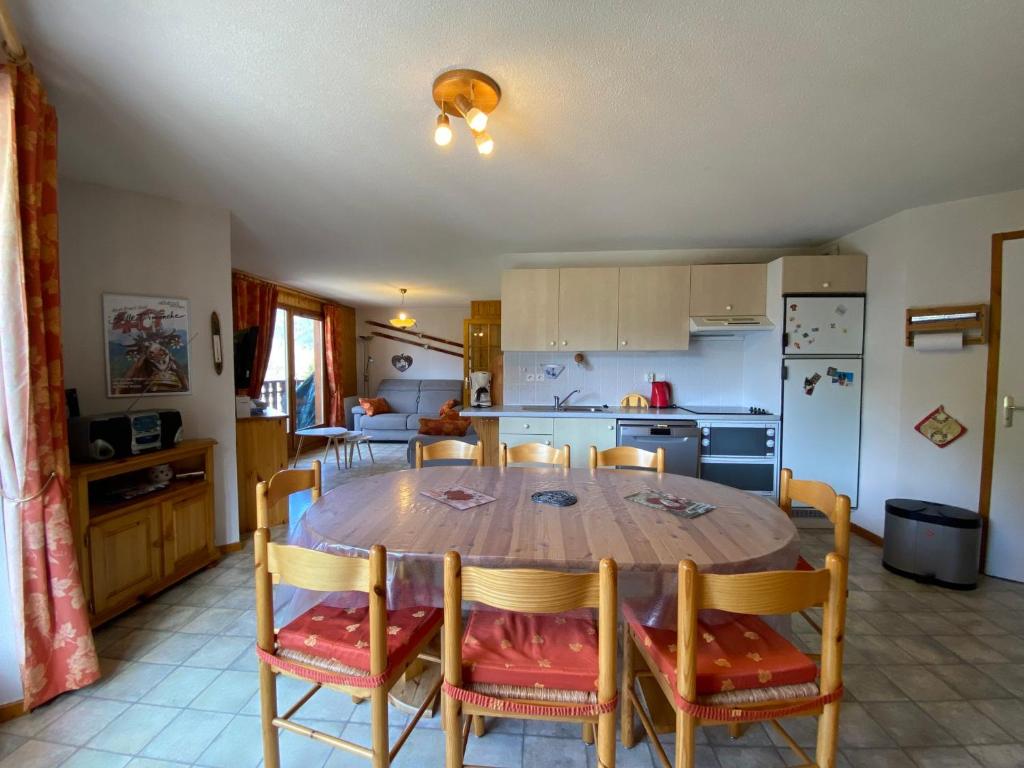 Appartement confortable avec parking près du centre-ville à Châtel