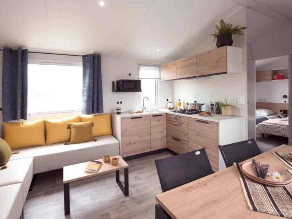 Mobil home avec terrasse pour 6 personnes à Dolus-d'Oléron - API-1-52-1441