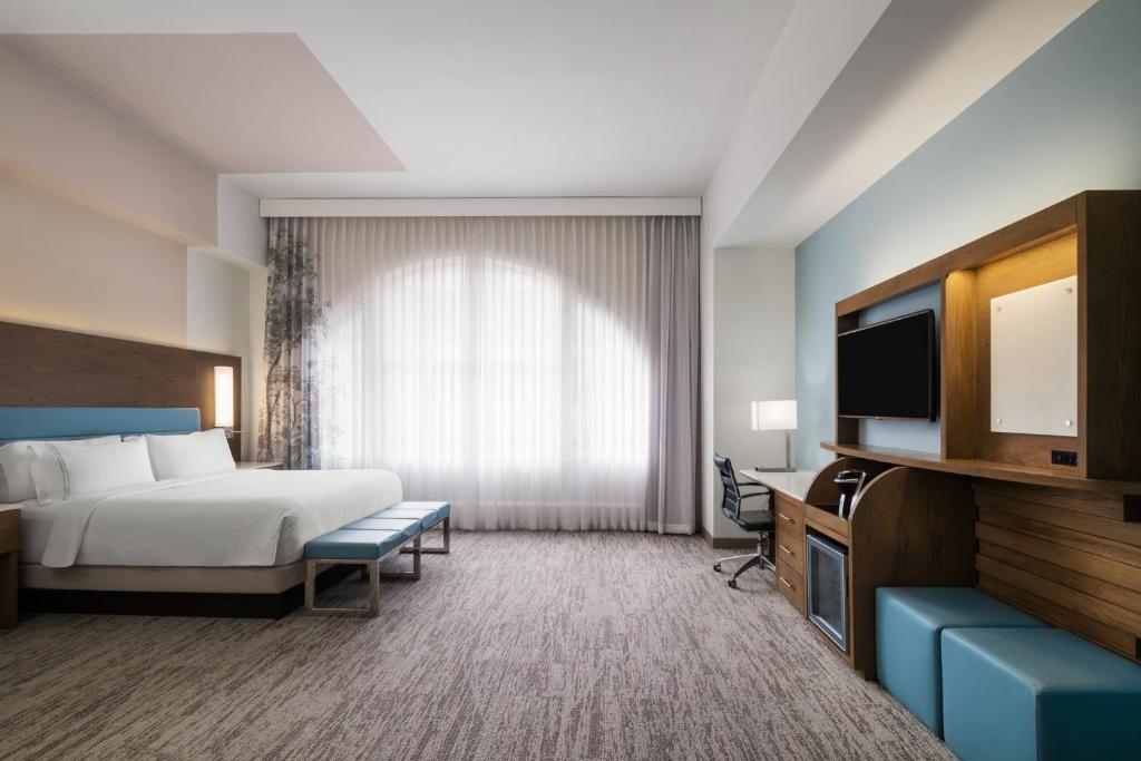 EVEN Hotel Pittsburgh Downtown by IHG photo