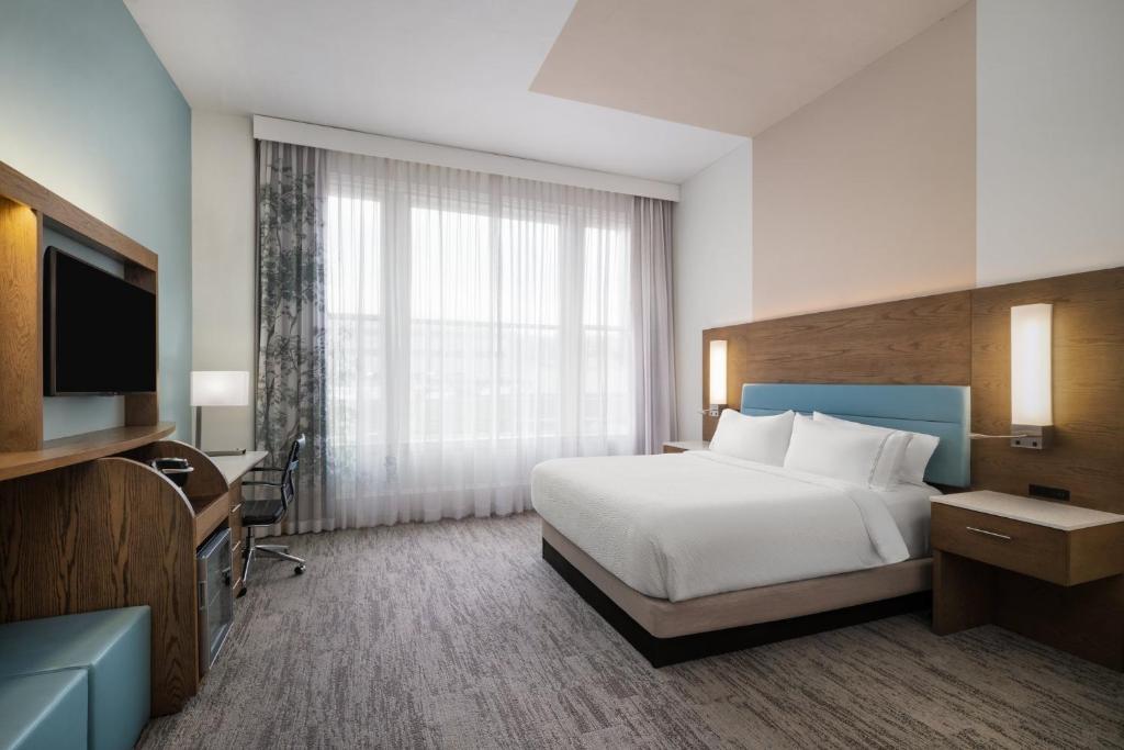 EVEN Hotel Pittsburgh Downtown by IHG photo