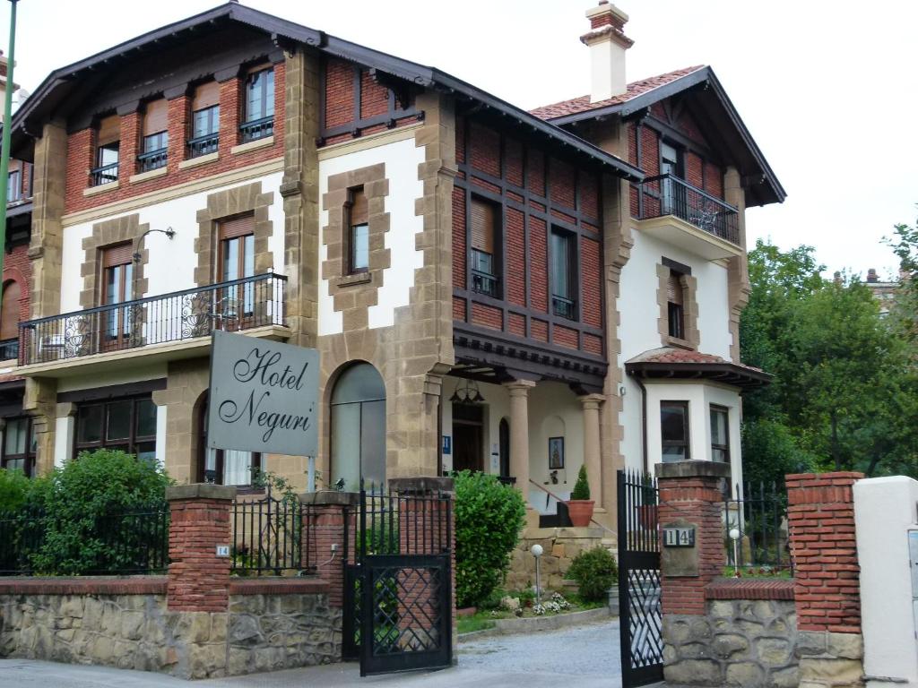 Budova, kde se hotel nachází