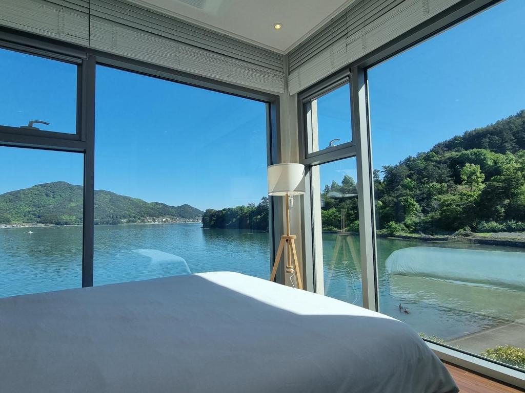 Namhae Bay 591