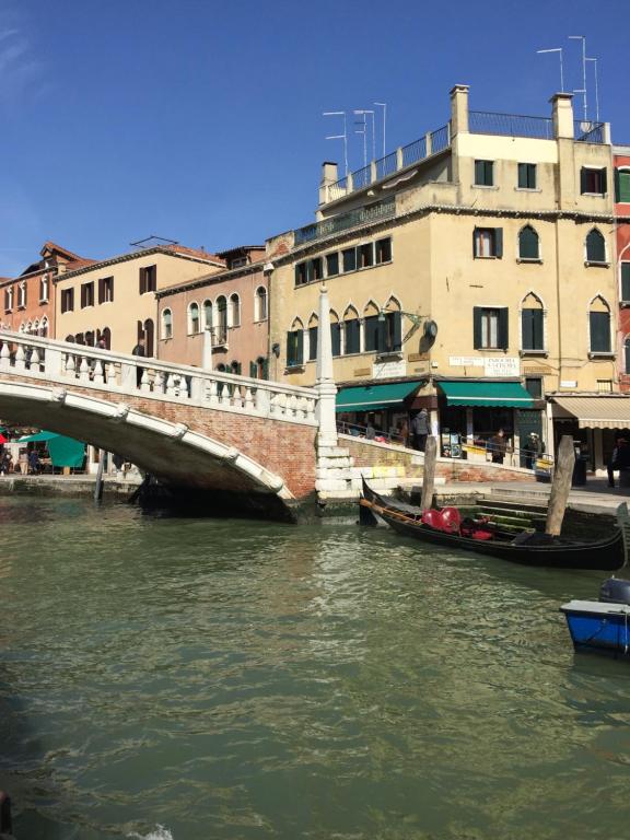 Princess Guest House Canal View - 