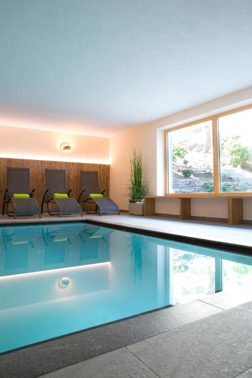 Bassein majutusasutuses Hotel Falken või selle lähedal