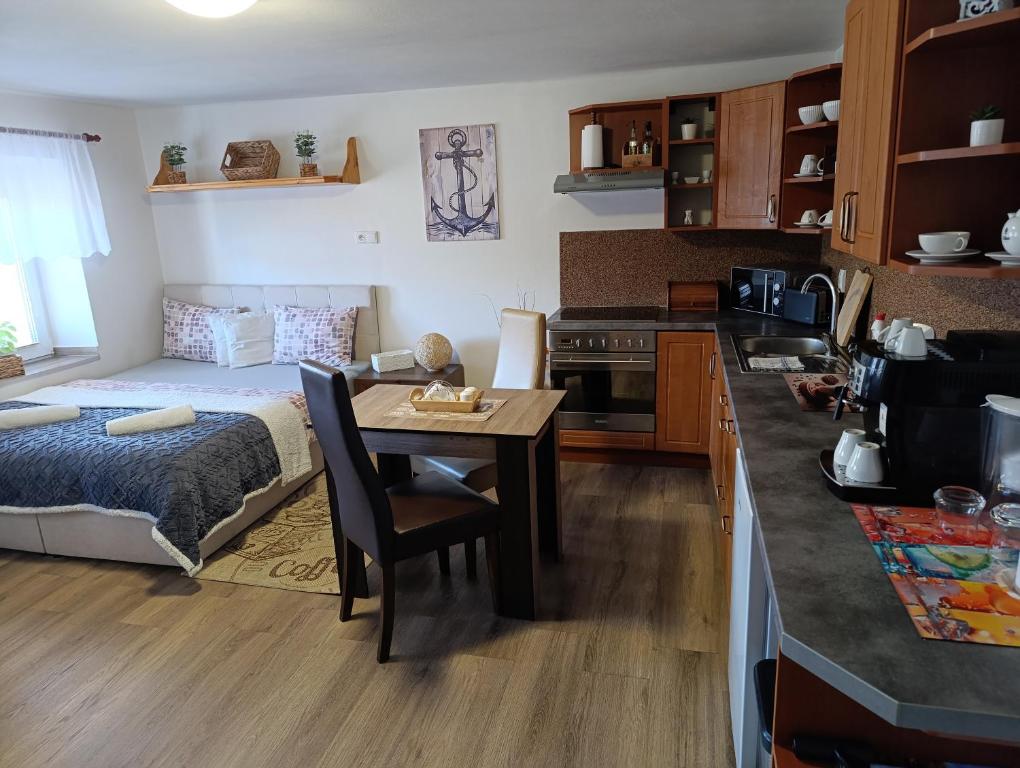 U Bocmana s výhledem na zámek a Labe - 5