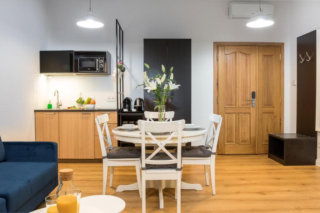 Beautiful Cracow Apartments by Cozyplace - 7