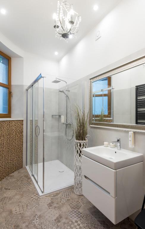 Beautiful Cracow Apartments by Cozyplace - 2