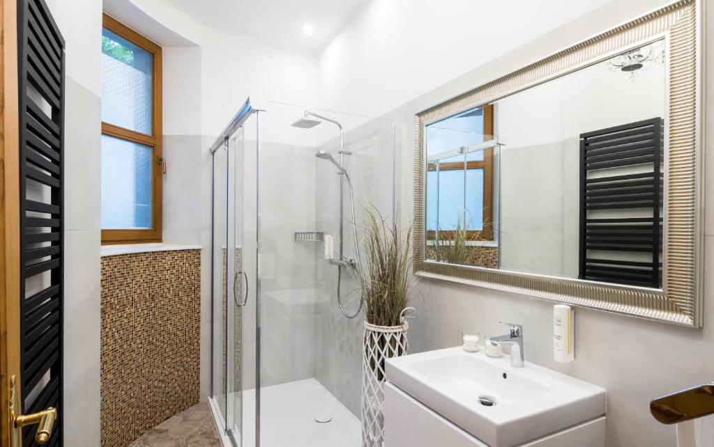 Beautiful Cracow Apartments by Cozyplace - 19