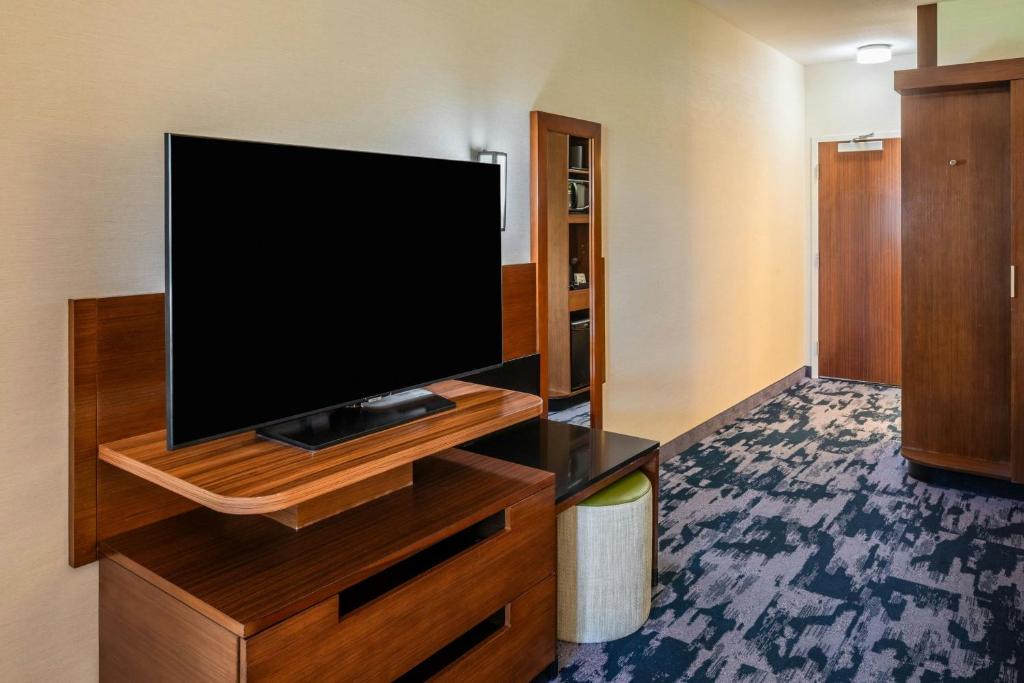 Fairfield Inn & Suites by Marriott Akron Stow - Suite Queen Con Dos Camas Queen Y Sofá Cama