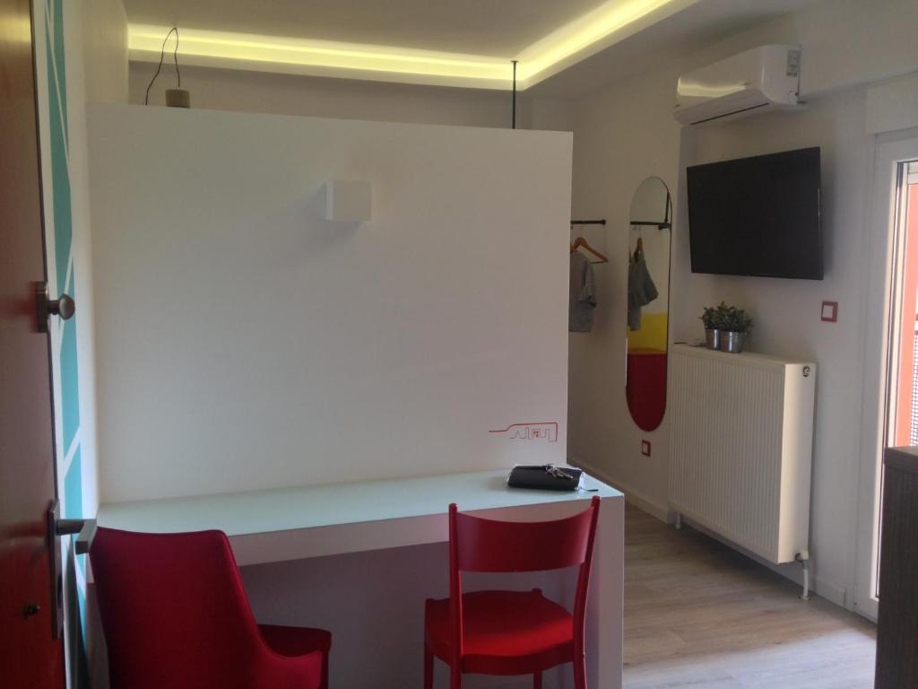 The Orange Apartments - 12