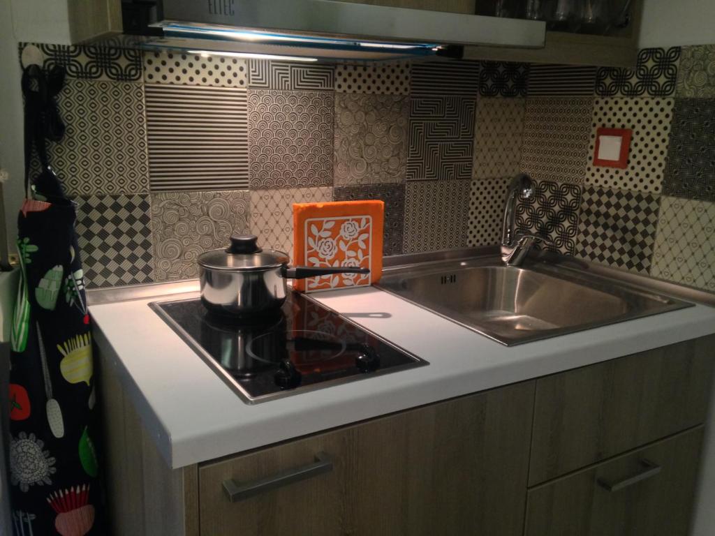 The Orange Apartments - 8