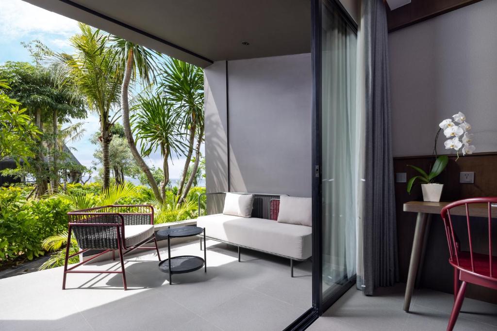 Quenzo Beach Resort photo
