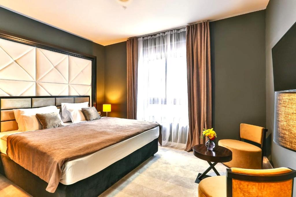 Royalis Suites Rafailovici - Beachfront Sea View Apartments - 15