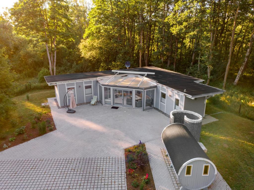 an overhead view of a small house with a patio at Bienenhaus in Sassnitz