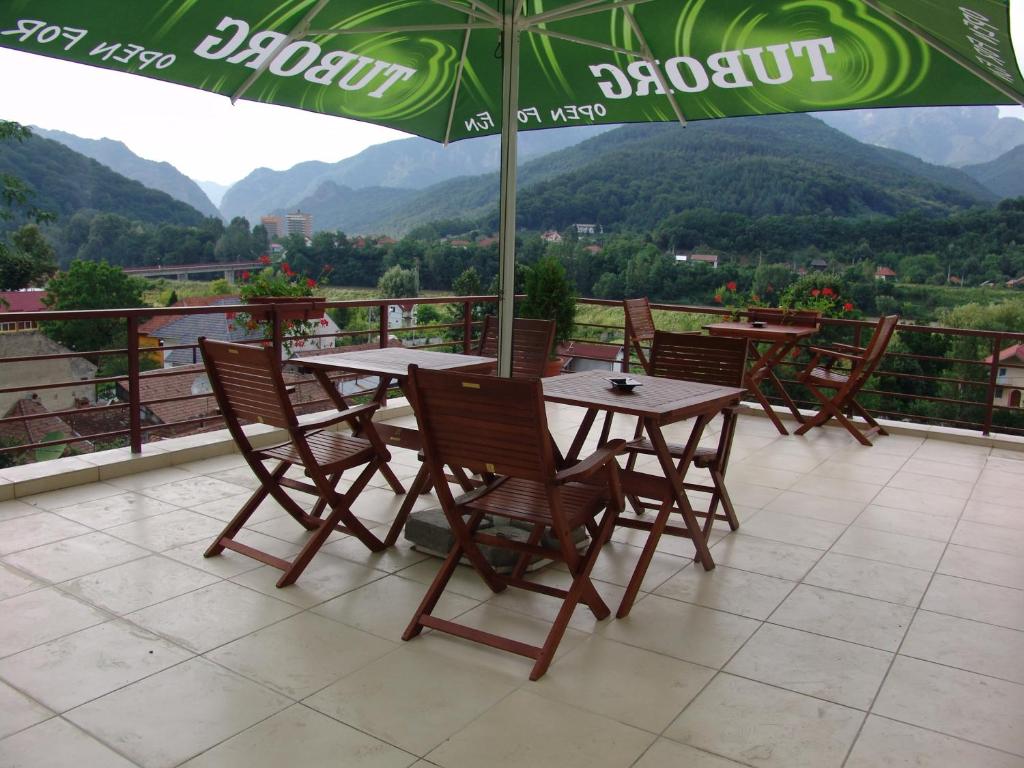Nespecifikovaný výhled na hory nebo výhled na hory při pohledu z hotelu