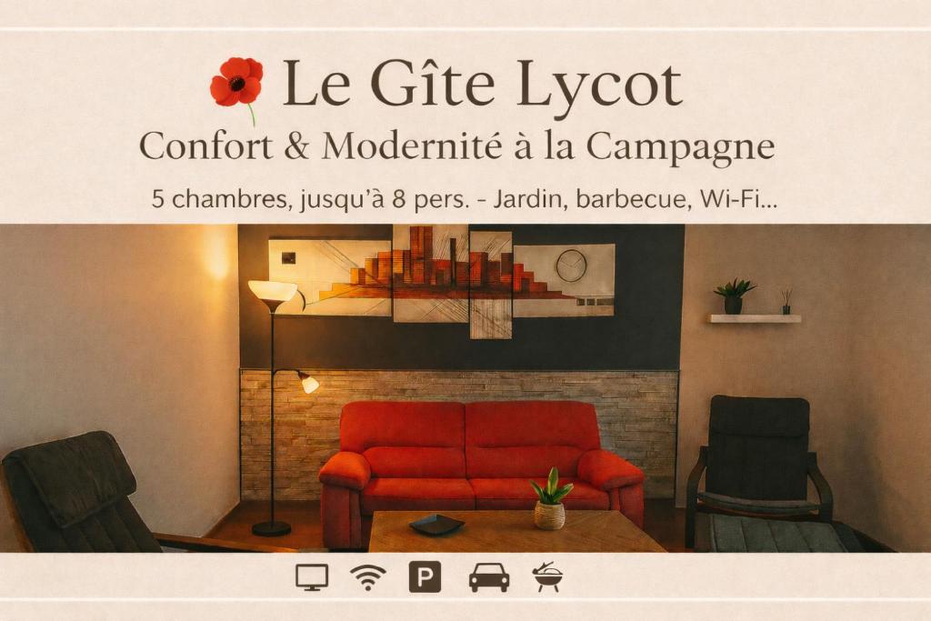un salon avec un canapé rouge et deux chaises dans l'établissement Lycot, à Dompierre-Becquincourt