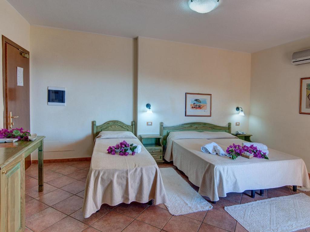 I Ginepri Hotel - Triple Room With Balcony