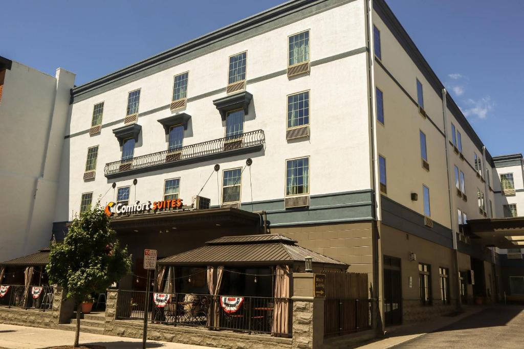 Comfort Suites Downtown Carlisle - Housity