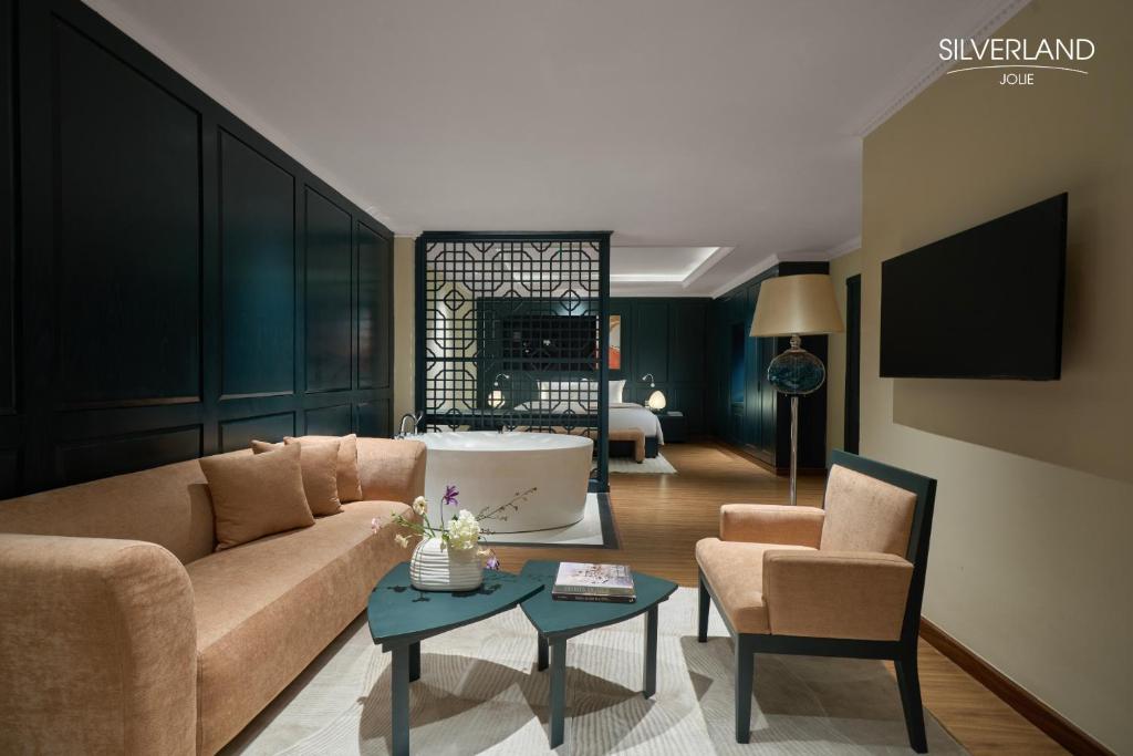 Suite Có Giường Cỡ King Kèm Trà Chiều