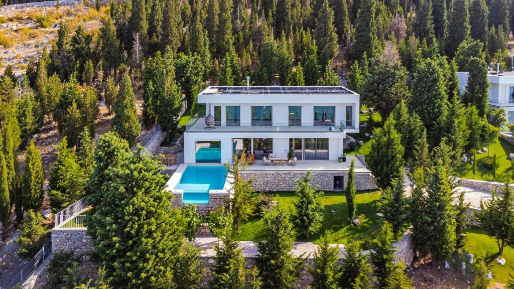 Lake Whisper Villa Pool & Amazing Views by PikHost