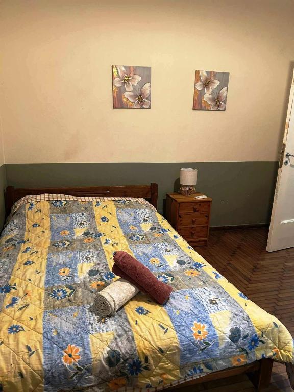 Private room for 3 in a dorm 5' from metro