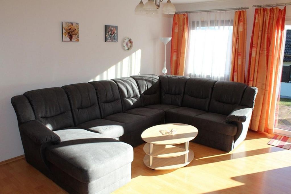 Ferienhaus Nr 74, Kategorie Komfort L m Sauna, behindertenfreundlich, Feriendorf Hochbergle, Allgäu, Lechbruck (aktualisierte Preise für 2027)