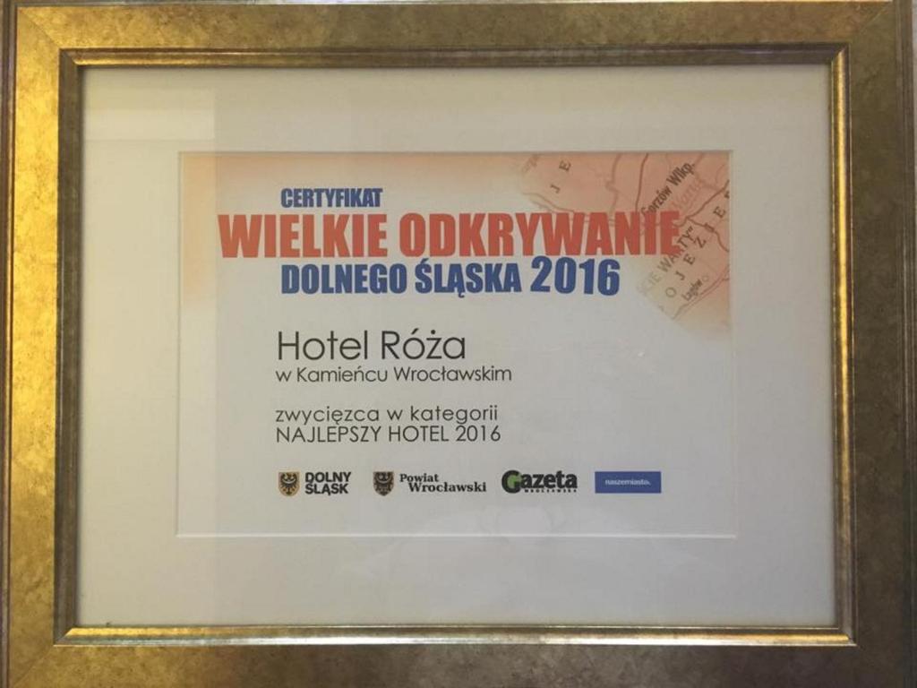 Certifikát, ocenenie alebo iný dokument vystavený v ubytovaní Hotel Róża