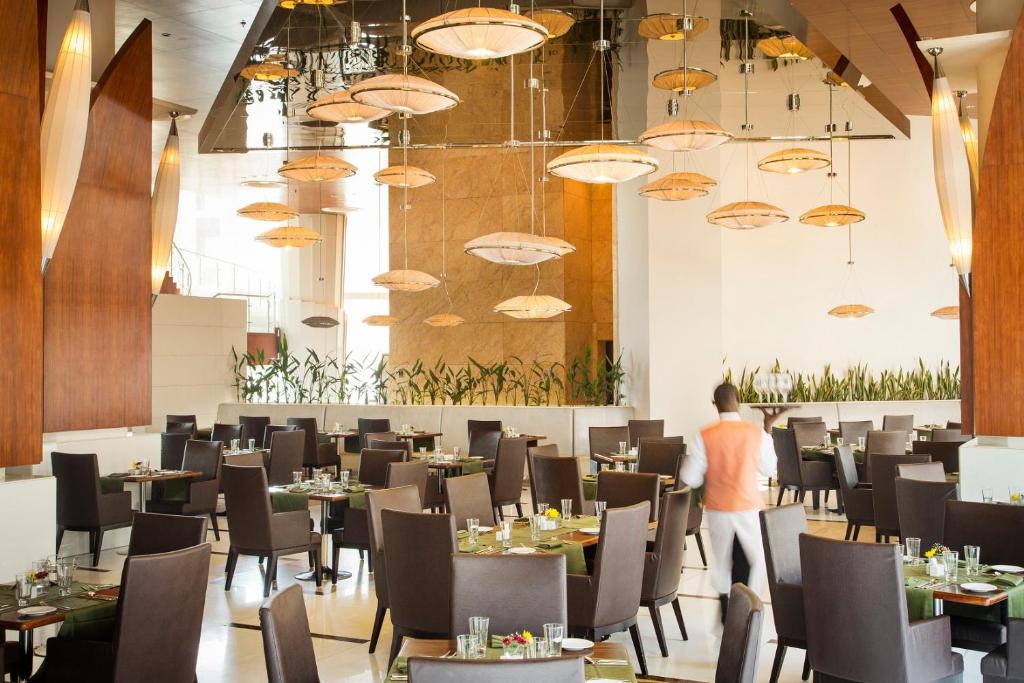 Veitingastaður eða matsölustaður á Lagos Continental Hotel