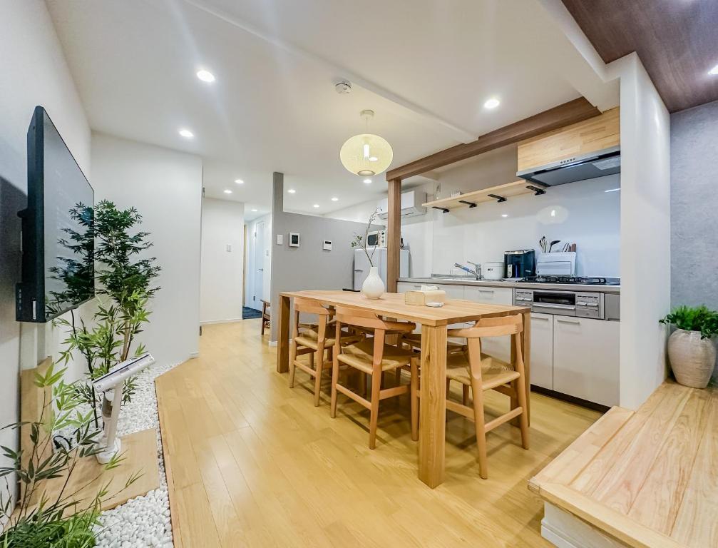 和居 汐月 広々とした和を感じる内装の部屋でゆっくり過ごせる宿