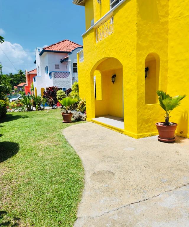 Two Villas, One Paradise