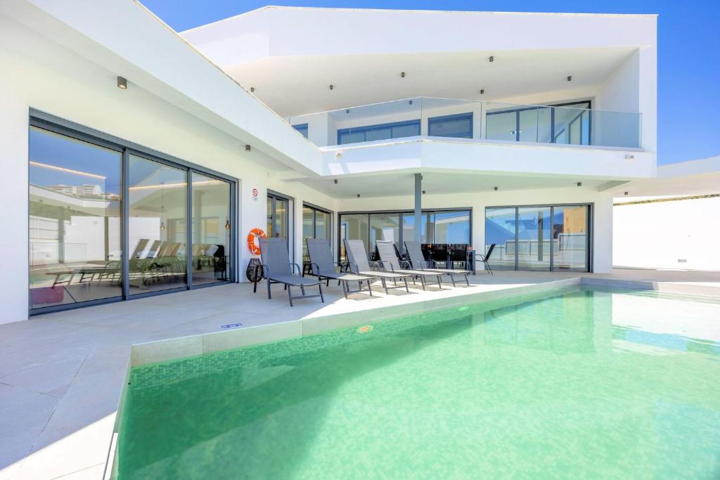 Villa Vista Albufeira Sea Views Heated Pool Walk To Marina
