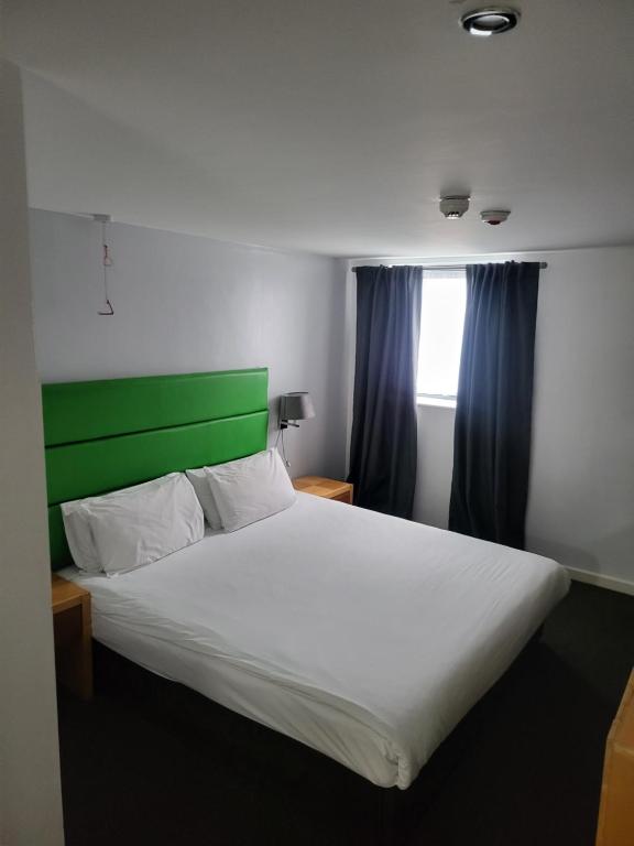 Ramada Birmingham Oldbury M5 J2 - 