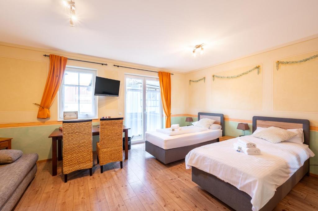 SCHUSTERjunge Aparthotel I Zentral I Studio Apartments I Küche & Bad I Parkplatz - Studio With Balcony