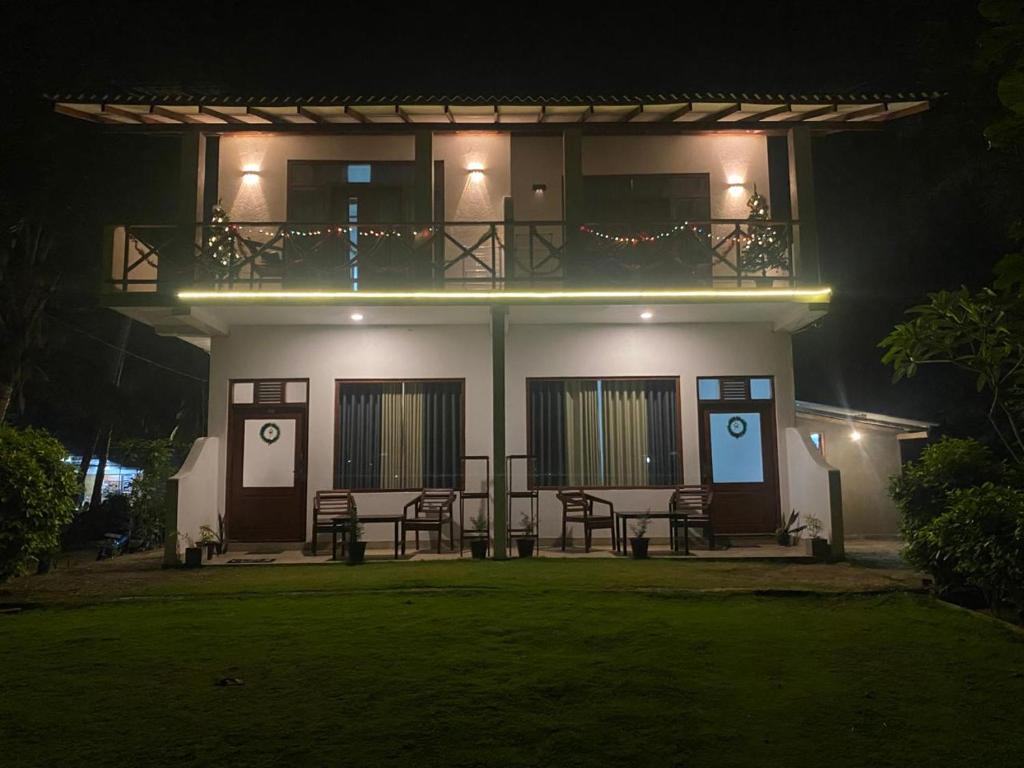 Sea View Villa Bentota, Induruwa