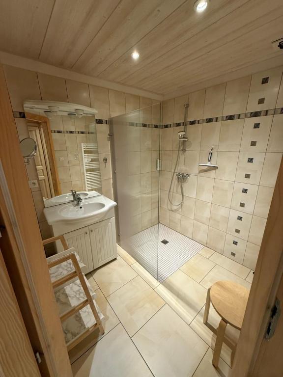 Hôtel Résidence La Maison par Les Pins Sylvestres Amnéville les Thermes - Appartement - Begane Grond