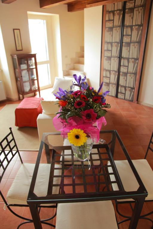 Posezení v ubytování Casale DI Tormaggiore Villa And Country Suites