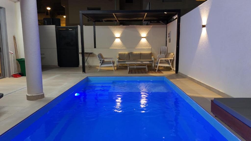Poolen vid eller i närheten av Luxury Duplex With Private Pool