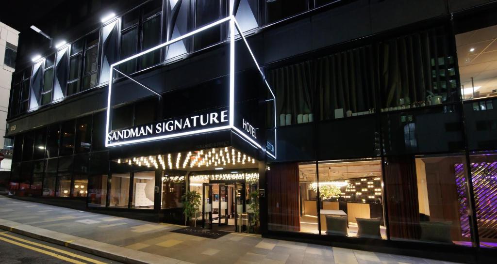 Sandman Signature Glasgow Hotel - Housity