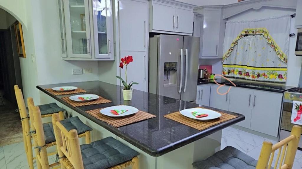 Η κουζίνα ή μικρή κουζίνα στο Silver Star Villa