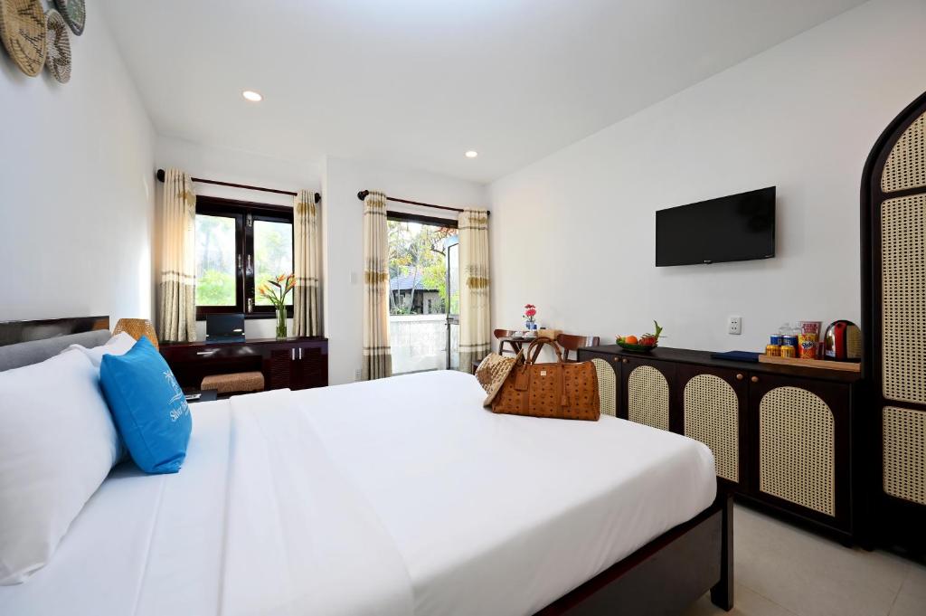 Phòng Deluxe Giường Đôi Có Ban Công