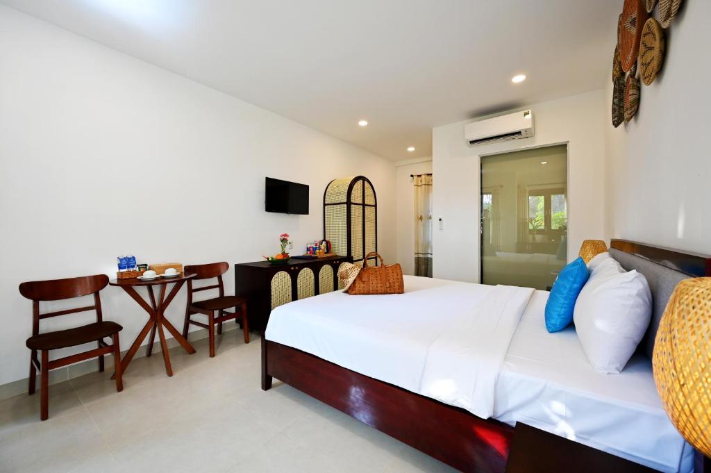Phòng Deluxe Giường Đôi Có Ban Công