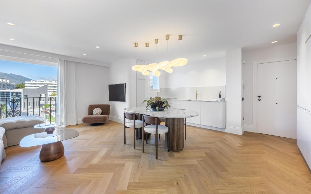 Luminoso apartamento en pleno Puerto Banús