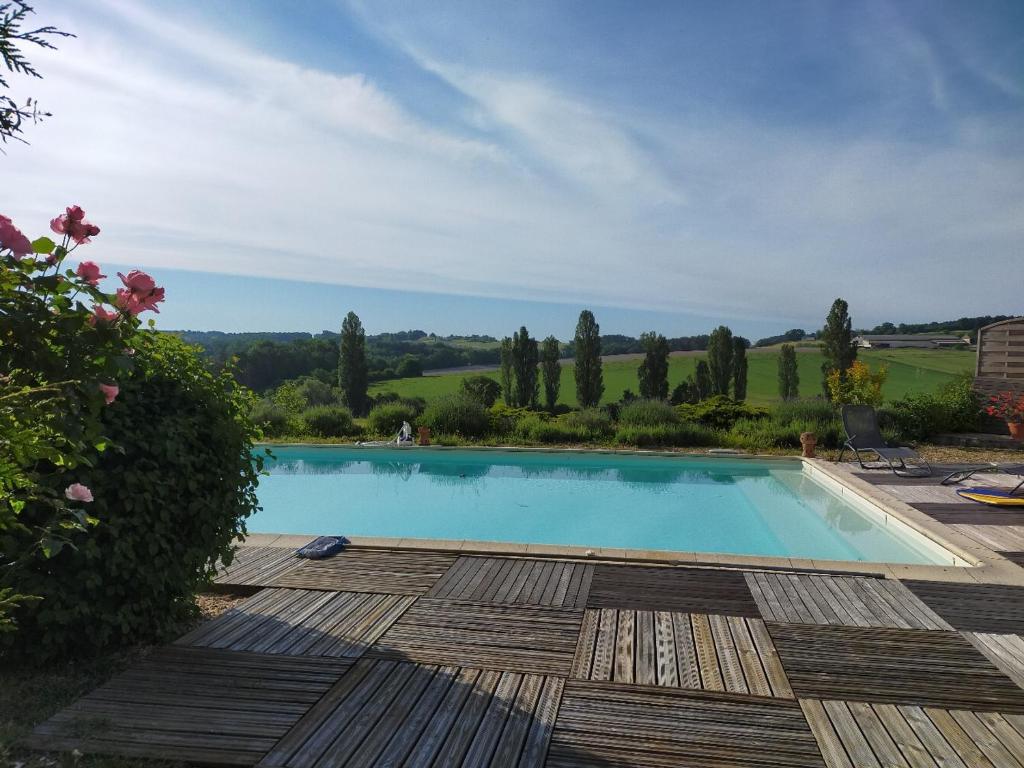 Maison de campagne avec piscine, proche de Périgueux – 2 chambres, BBQ, activités variées à proximité - FR-1-616-54 - Housity