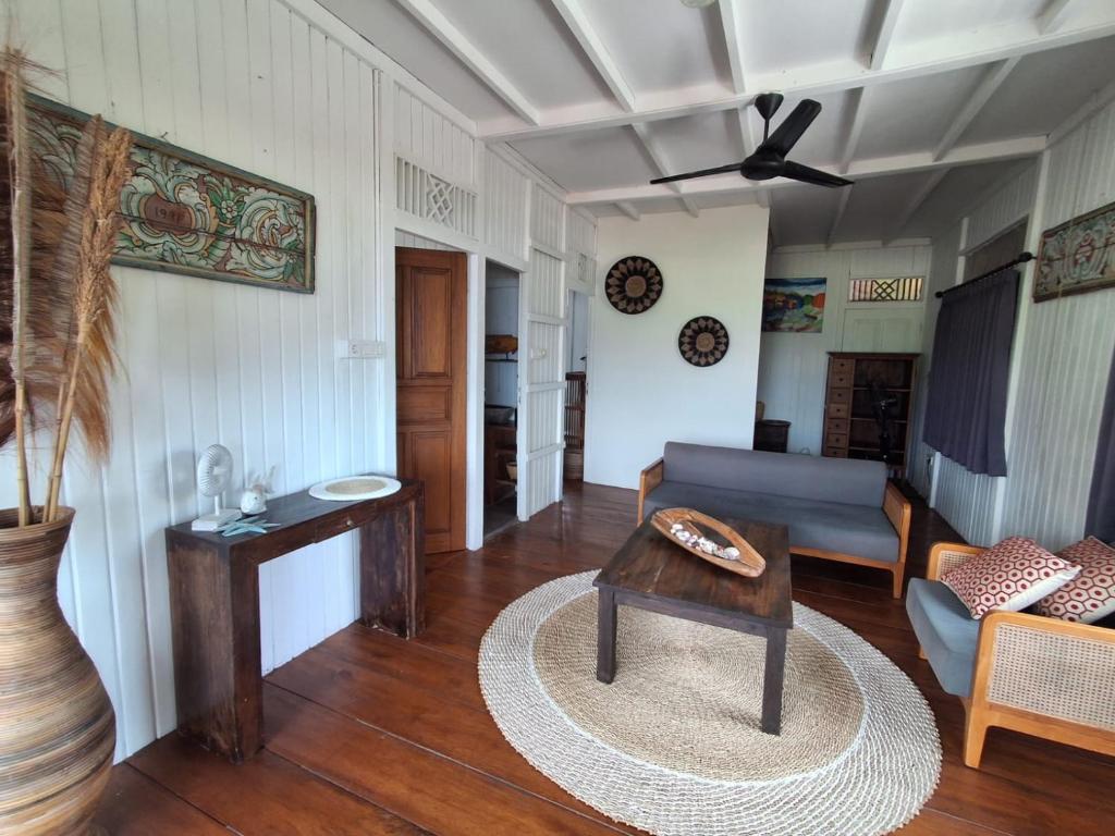 The High Dive Gili Gede by Ultimate Resorts - 12