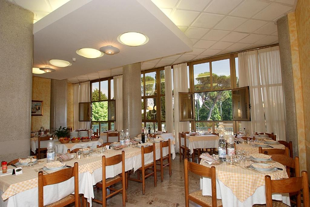 Restaurace v ubytování Albergo Le Sorgenti