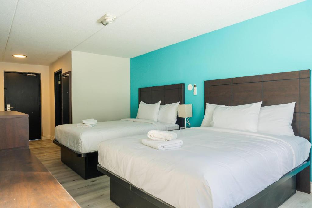 Howard Johnson by Wyndham Brampton photo