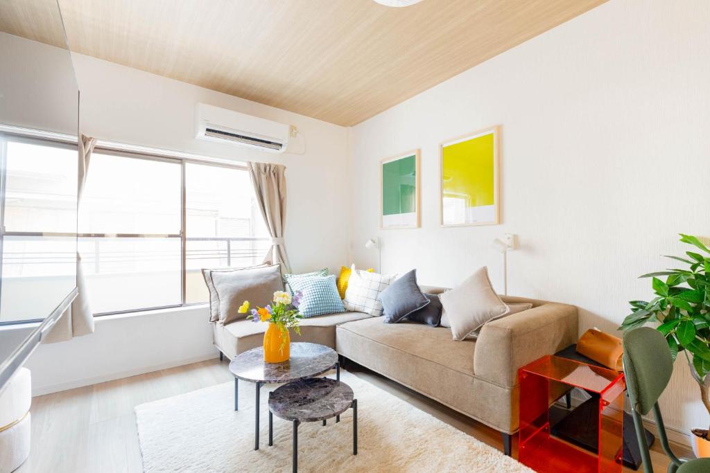 Urbanside Residence TERADACHO