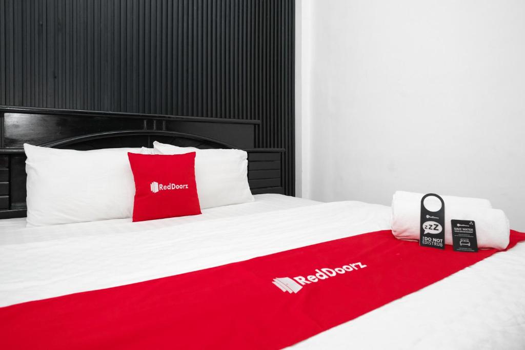 RedDoorz near RSUD dr Soewandhie 2 - Habitación Doble Estándar