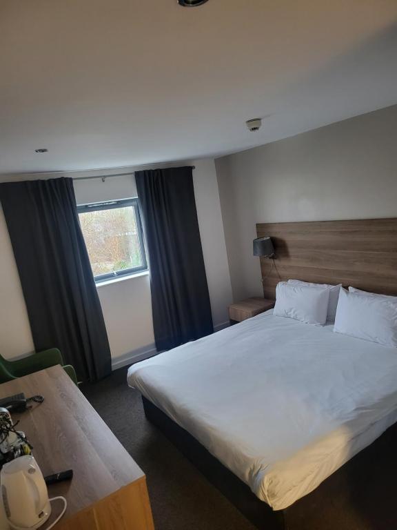 Ramada Birmingham Oldbury M5 J2 - 