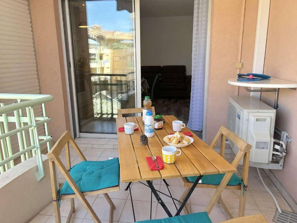 FS210-B21 Appt 2 pièces 4 personnes FREJUS
